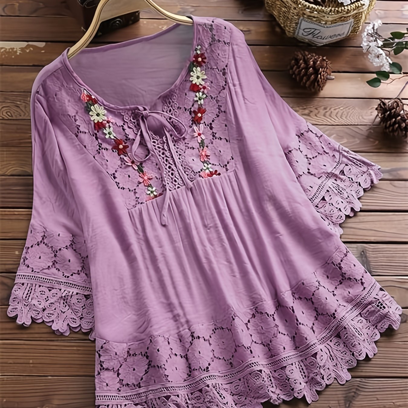ZllKl Plus Size Elegant Blouse, Women's Plus Floral Appliques Contrast Guipure Lace Short Sleeve Tie Neck Top