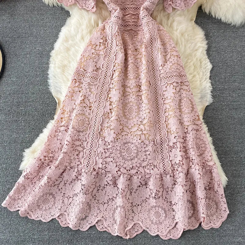 Summer new gentle style round-neck dress with water-soluble hollowed-out lace waist shows thin dress elegant temperament big swing skirt