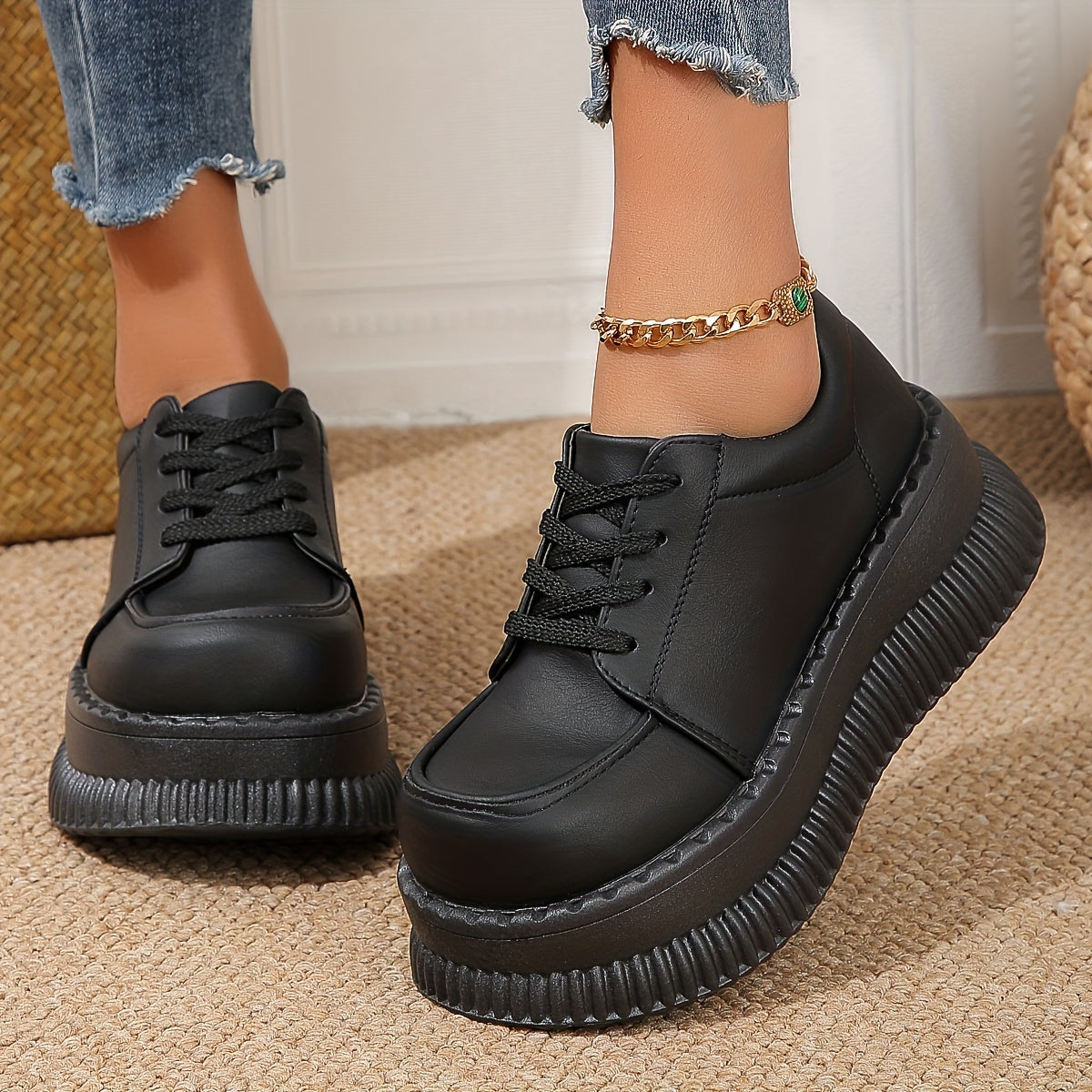 Effortlessly Chic Women's Platform Oxfords: All-Season Comfort, Versatile Solid-Color Lace-Ups for Every Occasion