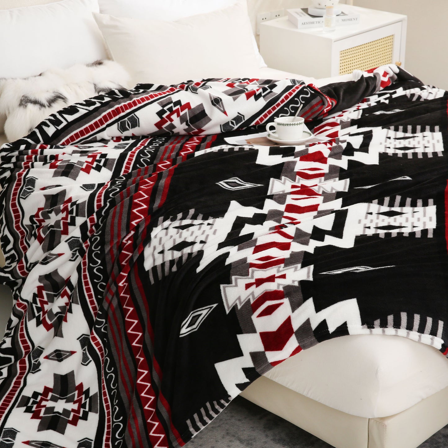 1pc Boho Pattern Blanket, 200GSM Bohemian Ethnic Style Flannel Blanket For All Season, Soft Warm Throw Blanket Nap Blanket For Couch Sofa Office Bed Office Camping Travelling Home Decor