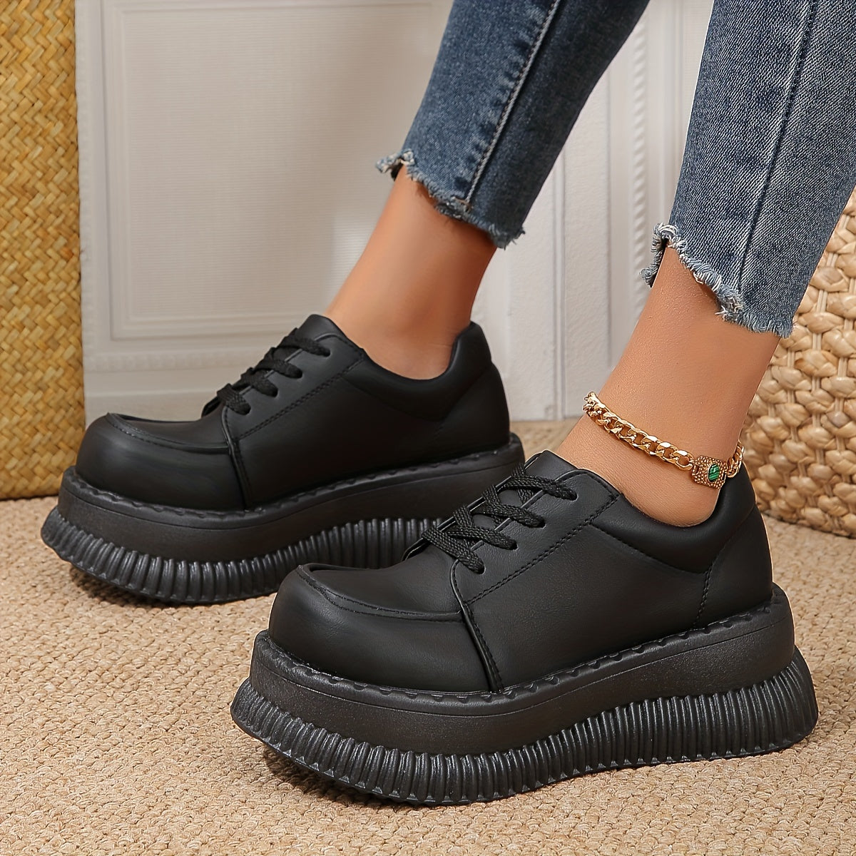 Effortlessly Chic Women's Platform Oxfords: All-Season Comfort, Versatile Solid-Color Lace-Ups for Every Occasion