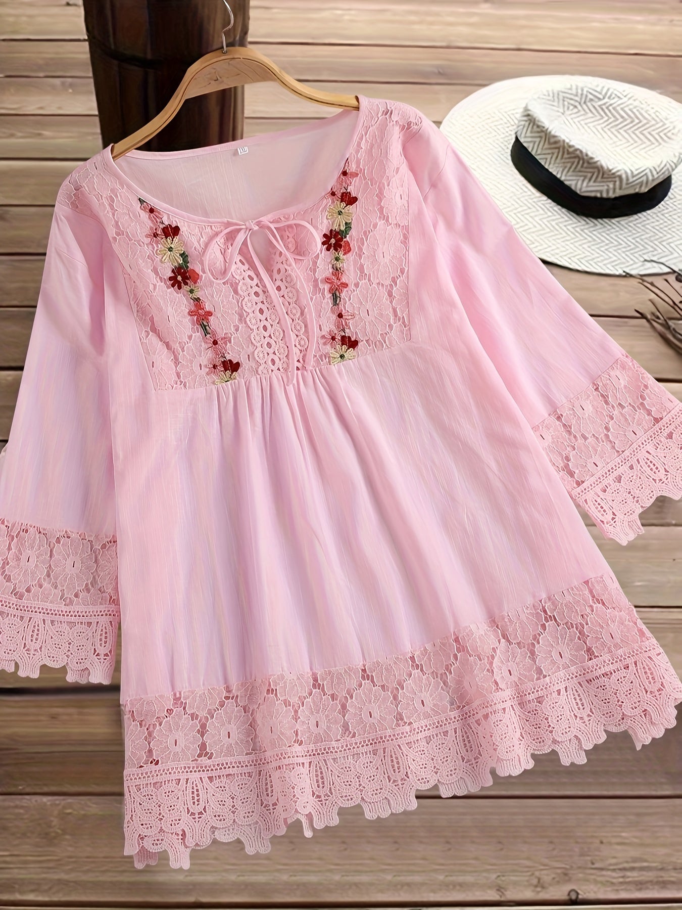ZllKl Plus Size Elegant Blouse, Women's Plus Floral Appliques Contrast Guipure Lace Short Sleeve Tie Neck Top