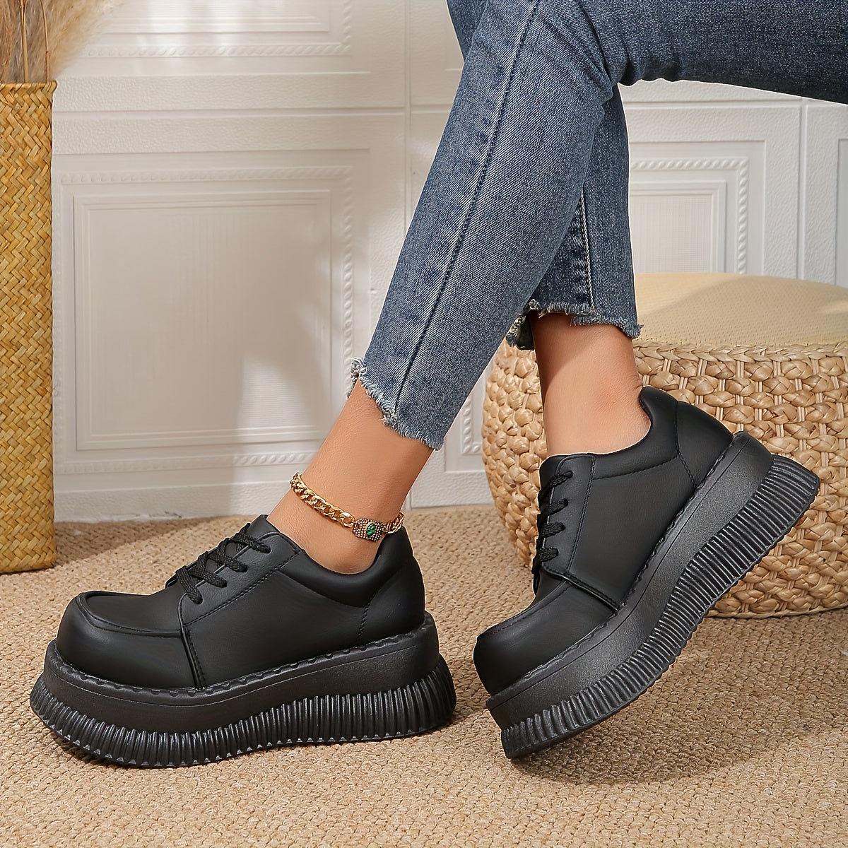 Effortlessly Chic Women's Platform Oxfords: All-Season Comfort, Versatile Solid-Color Lace-Ups for Every Occasion