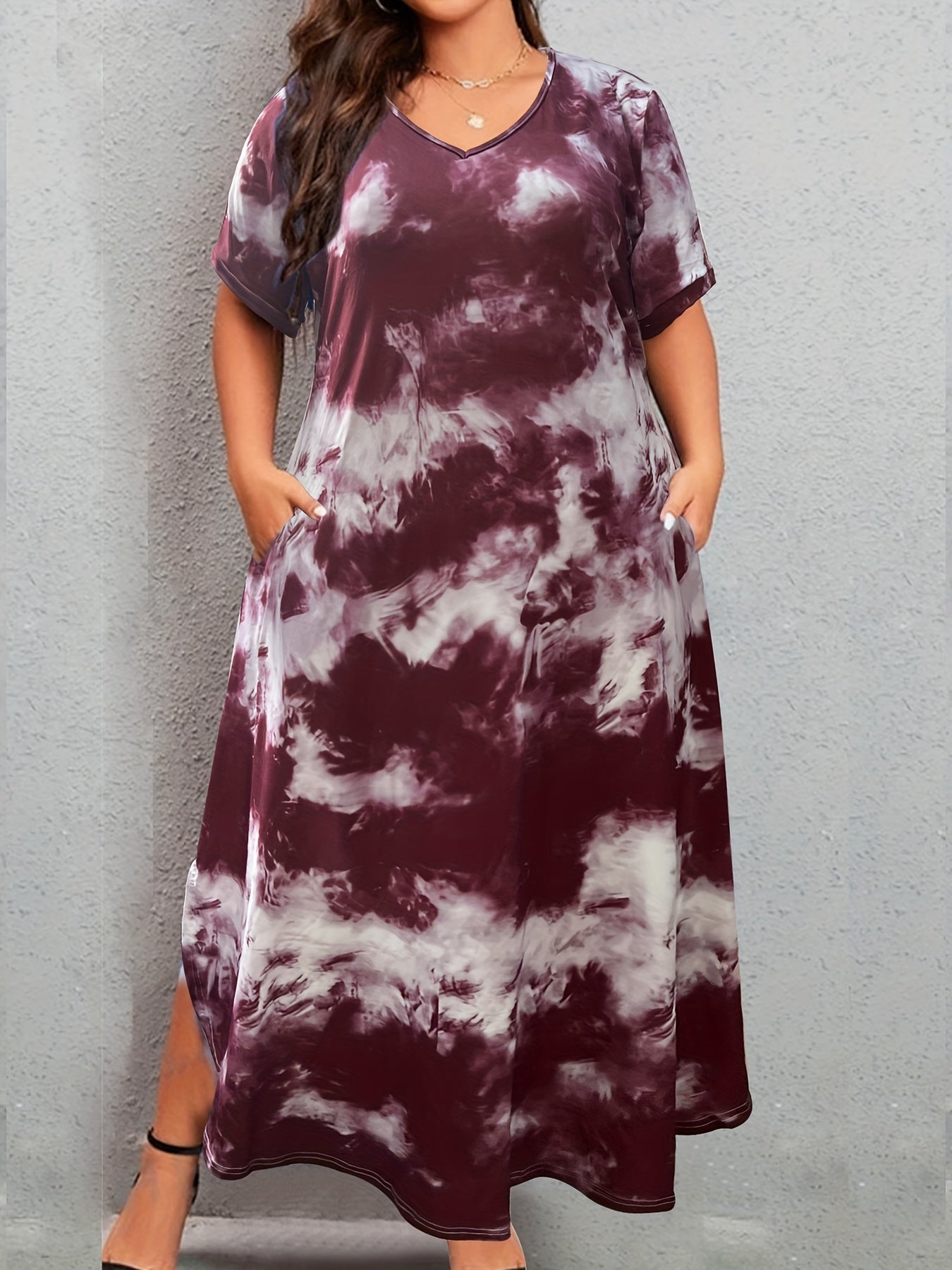 Plus Size V-Neck Tie Dye Print Curved Hem Long Length Dress - Soft Medium Stretch Polyester, Loose Fit, Short Sleeve, Pocket, Pullover, Random Printing - Perfect for Weekend Casual Spring, Summer, and Fall Occasions