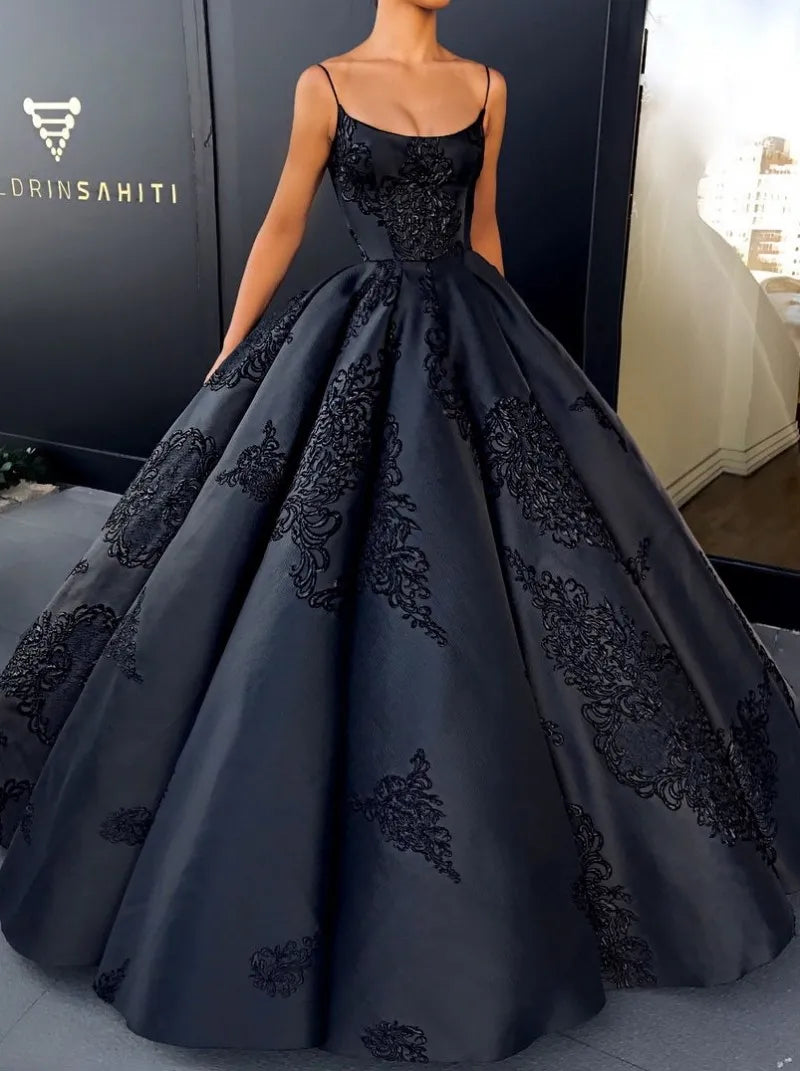 Backless Evening Dresses Ball Gown Plus Size Lace Appliques Prom Gowns Spaghetti Straps Sweep Train Special Occasion Dress