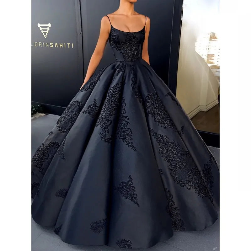 Backless Evening Dresses Ball Gown Plus Size Lace Appliques Prom Gowns Spaghetti Straps Sweep Train Special Occasion Dress