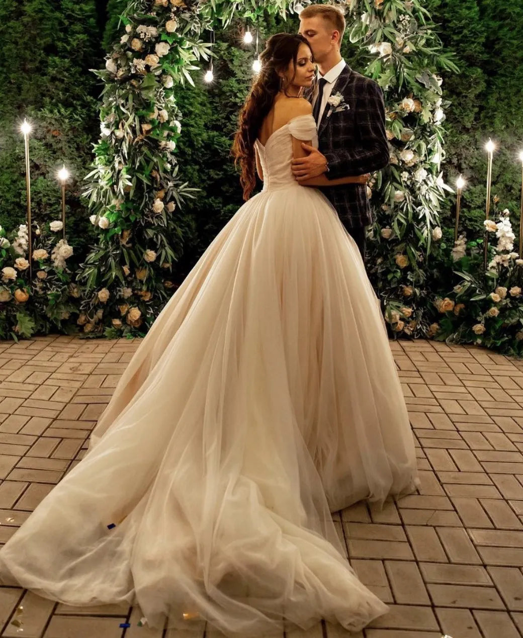 A Line Wedding Dresses Modest Plus Size Off Shoulder Bridal Gowns Sweep Train Tulle Beaded Pleats African Custom Made