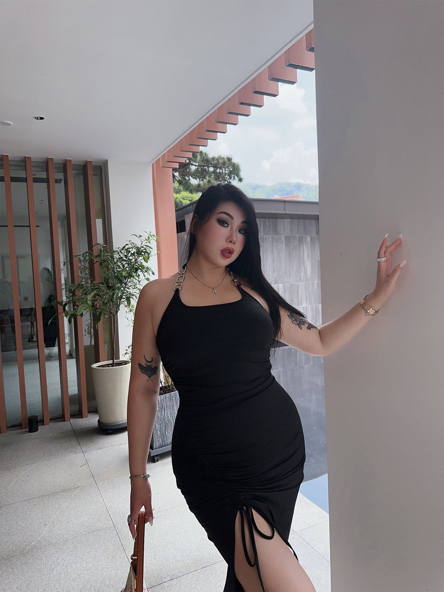 Zllkl Ninia Solid Color Plus Size Halter Neck Chain Strap U-Neck Slim Side Slit Dress