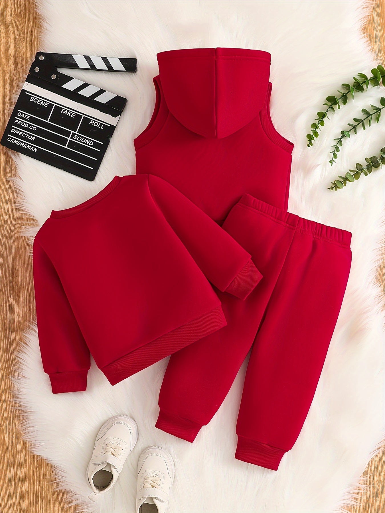 Festive Comfort, Cozy & Cute Girls' Christmas 3pcs Set: Fleece-Lined Hoodie, Sweatpants & Vest - Machine Washable Polyester, Perfect for Outdoor