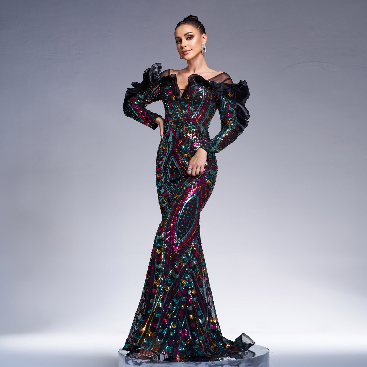 r 2025 new long-sleeved V-neck hollowed-out long sequined banquet fishtail evening dress bridesmaid dress women
