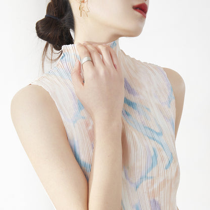2025 Camouflage printed sleeveless pleated top women's summer new temperament slim Miyake versatile semi-turtleneck T-shirt women