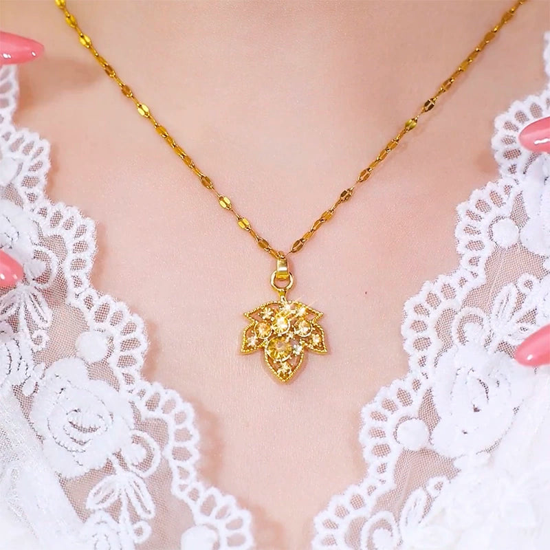 Coffee Maple Leaf Pendant Niche Design Simple Fashion Necklace High Sense Light Luxury Temperament Versatile Clavicle Chain Neck Chain