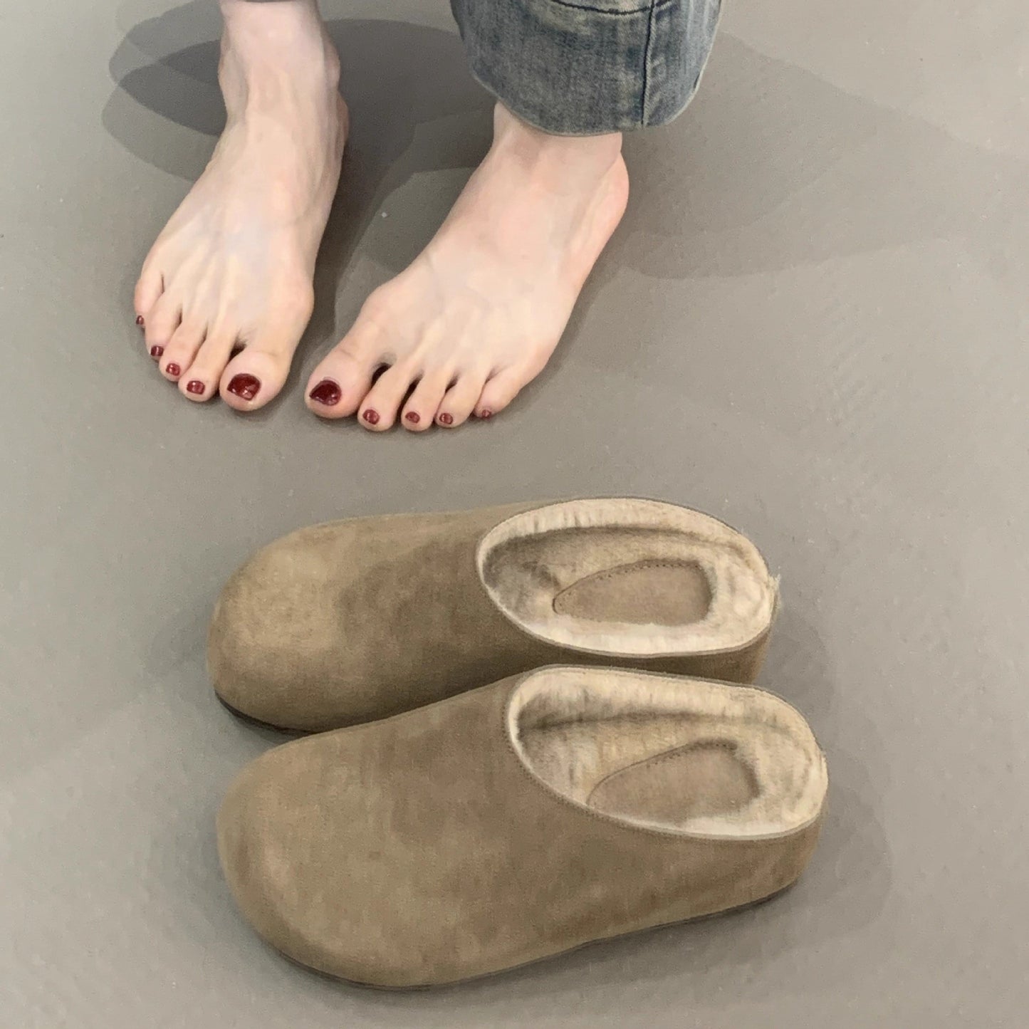2025  Thick-bottomed small Mori girl retro big head ugly cute warm velvet bag head Birkenstock half slippers