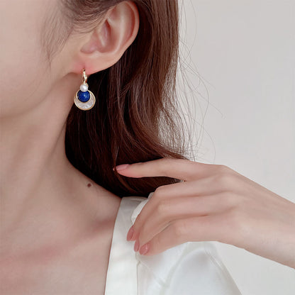 2025 retro earrings, high-end sense niche light luxury pearl earrings, temperament versatile stud earrings, ear buckles, women's spot wholesale