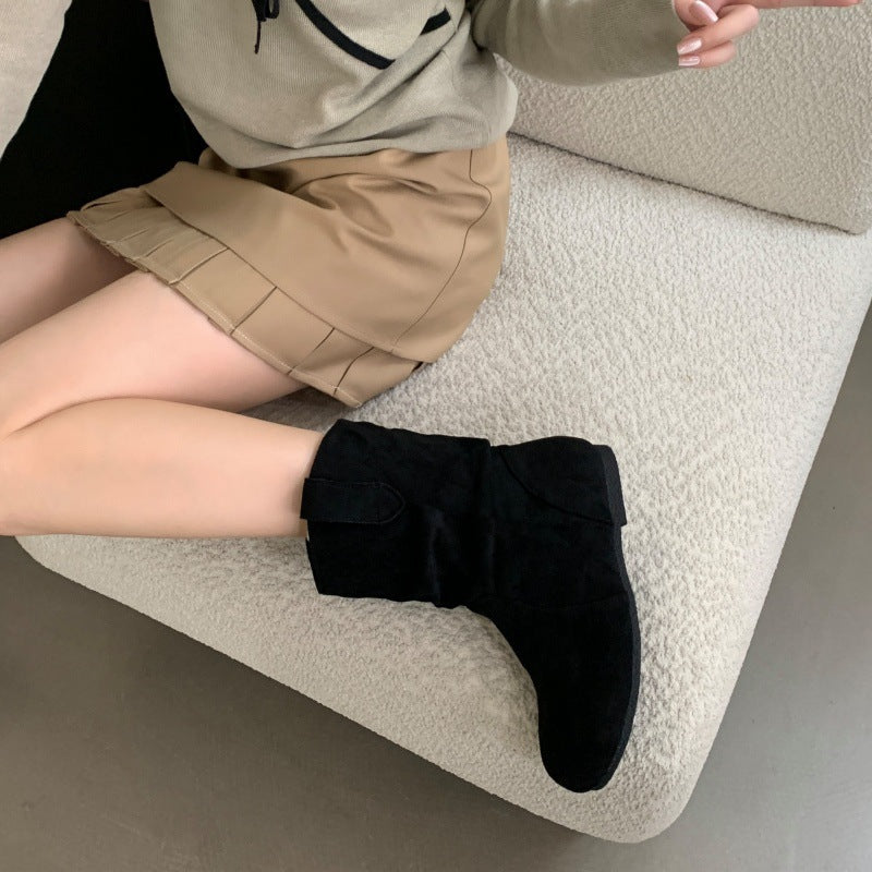 2025  Internet celebrity popular pile boots women's round head flat bottom short boots popular autumn thin soft sole small short boots western cowboy boots