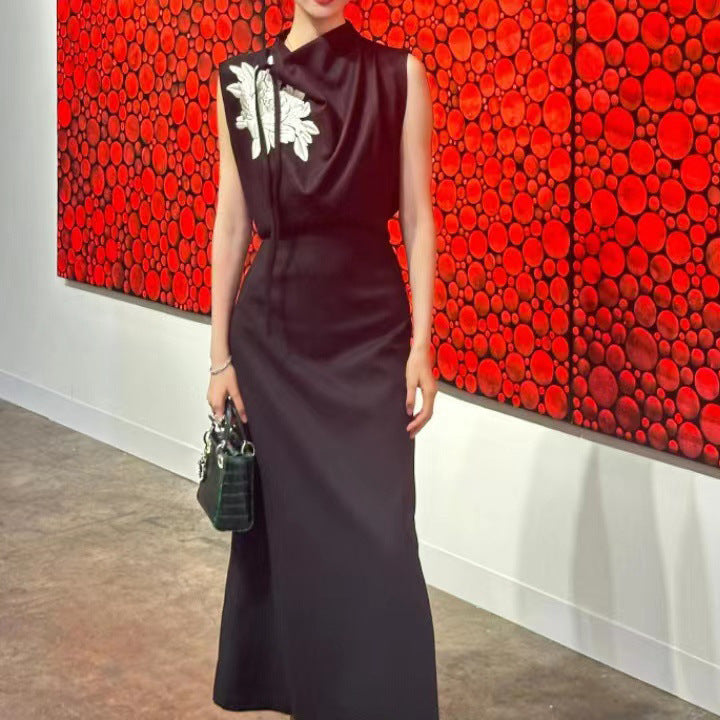 2025 Spot new Chinese style black embroidered swinging neck dress new waist sleeveless printed vest long dress