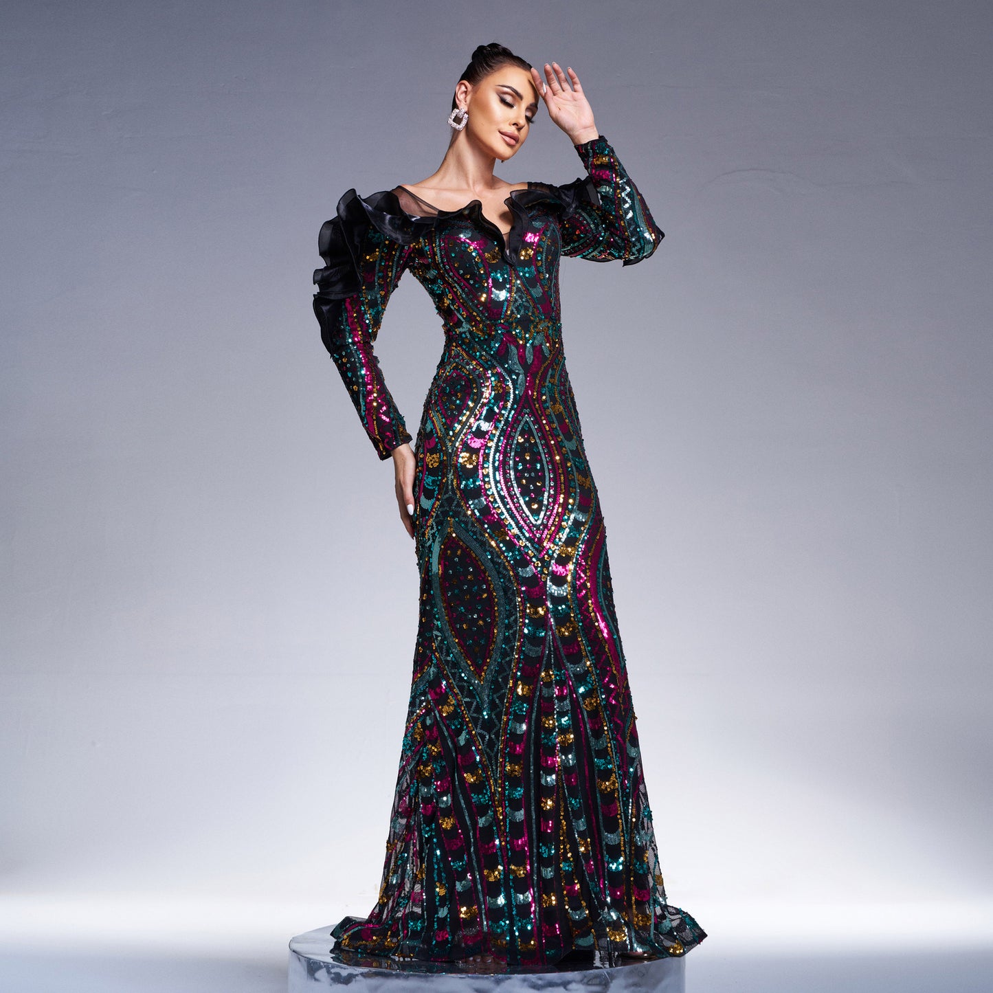 r 2025 new long-sleeved V-neck hollowed-out long sequined banquet fishtail evening dress bridesmaid dress women