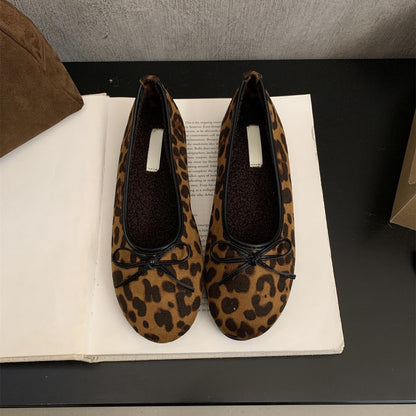 2025  Suede round head shallow mouth single shoes women's velvet bean shoes women's winter new retro casual one-pedal thermal cotton shoes