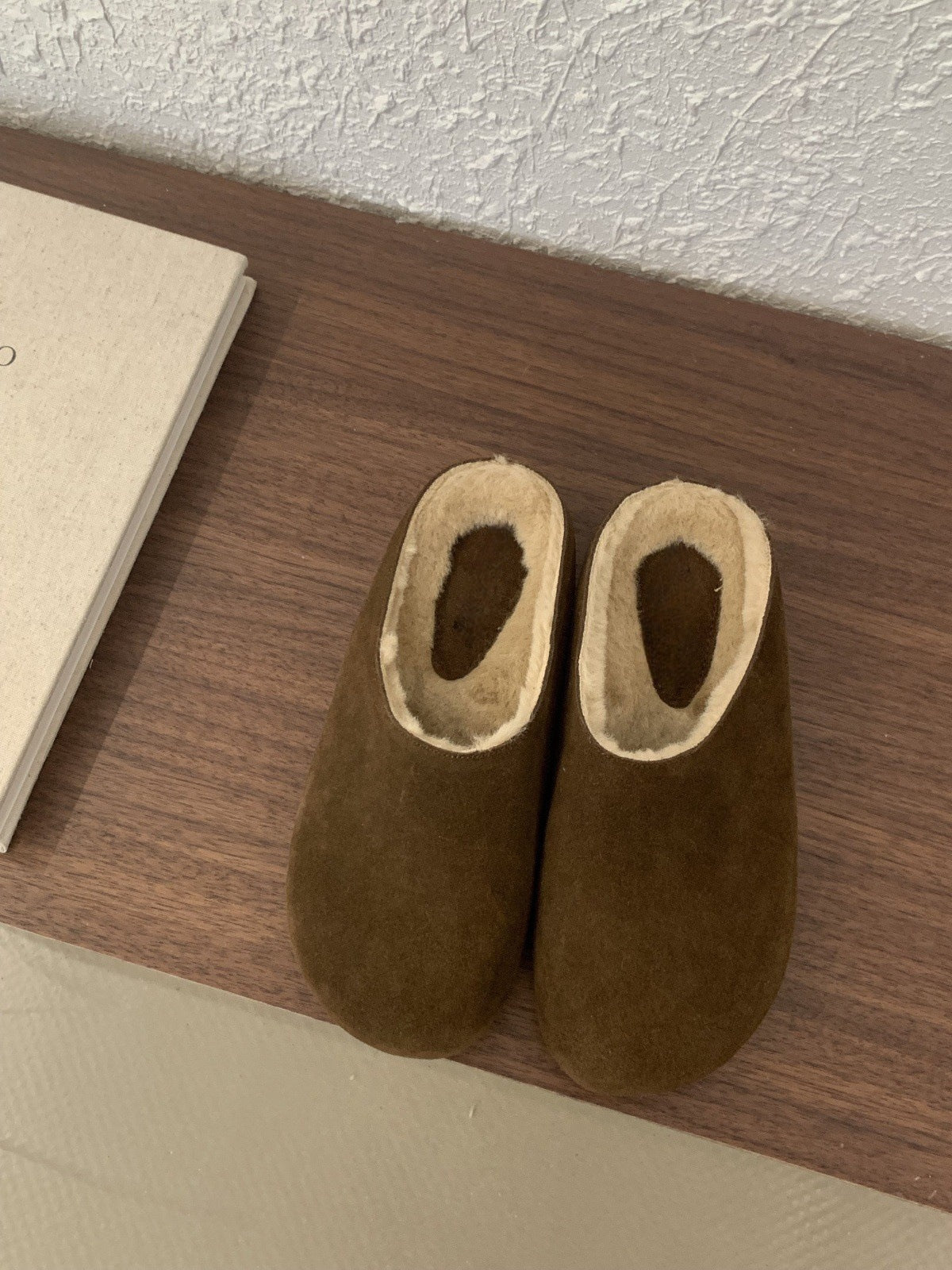 2025  Thick-bottomed small Mori girl retro big head ugly cute warm velvet bag head Birkenstock half slippers