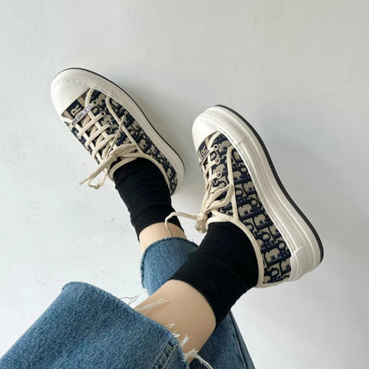 ZllKl Spring and Summer New D Low-Top Canvas Shoes Female Feide Embroidered Presbyopic HOTan and NEWn Leisure All-Match Thick Bottom Board Shoes