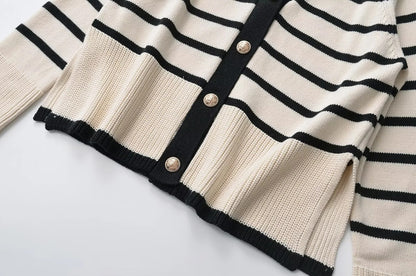 Hot trade fashion women's clothing  winter new V-neck striped single-breasted knitted sweater 8205