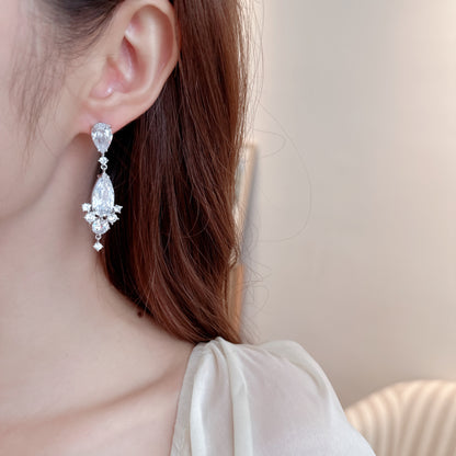 2025 Light luxury high-end design earrings, water drop-shaped zircon inlaid with simple celebrity temperament fashion S925 silver needle earrings