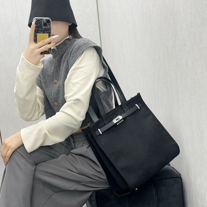 ZLLKL 2025 popular New Premium Retro Lock Contrast Color Kelly Bag Women's Large Capacity Portable One Shoulder Underarm Tote Bag Women
