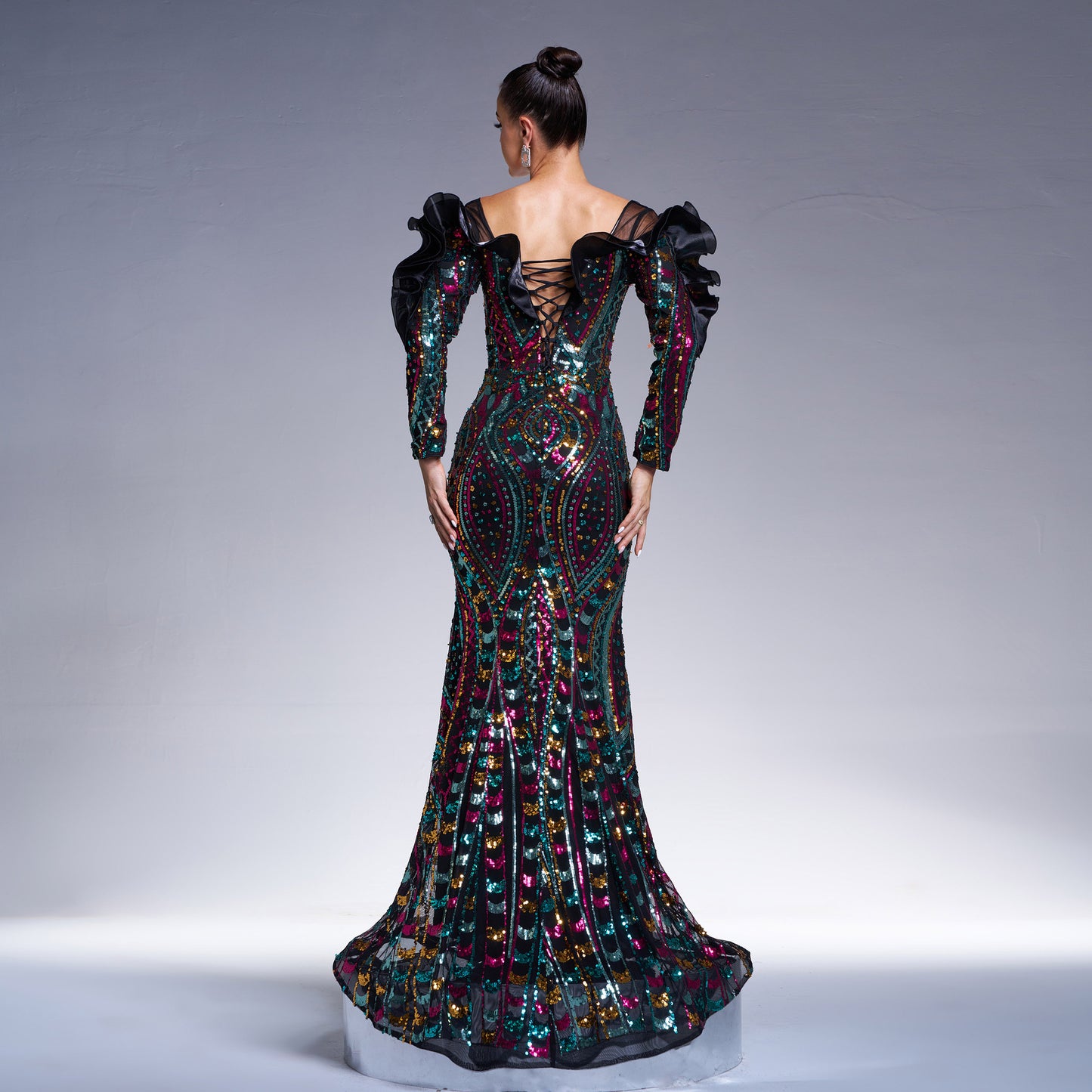 r 2025 new long-sleeved V-neck hollowed-out long sequined banquet fishtail evening dress bridesmaid dress women