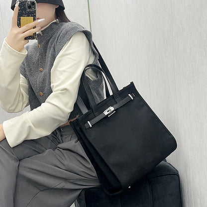 ZLLKL 2025 popular New Premium Retro Lock Contrast Color Kelly Bag Women's Large Capacity Portable One Shoulder Underarm Tote Bag Women