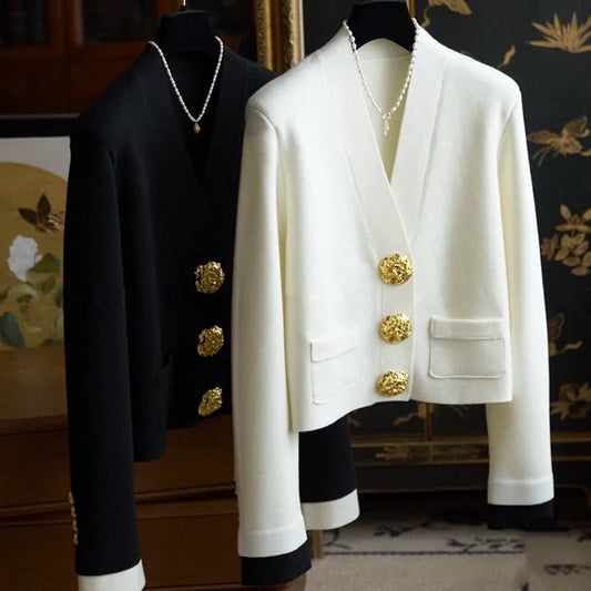 Light Luxury Senior Sense Knitted Cardigan Blouse 2023 Spring New Black and White Contrast Color Gold Buckle V-neck Coat