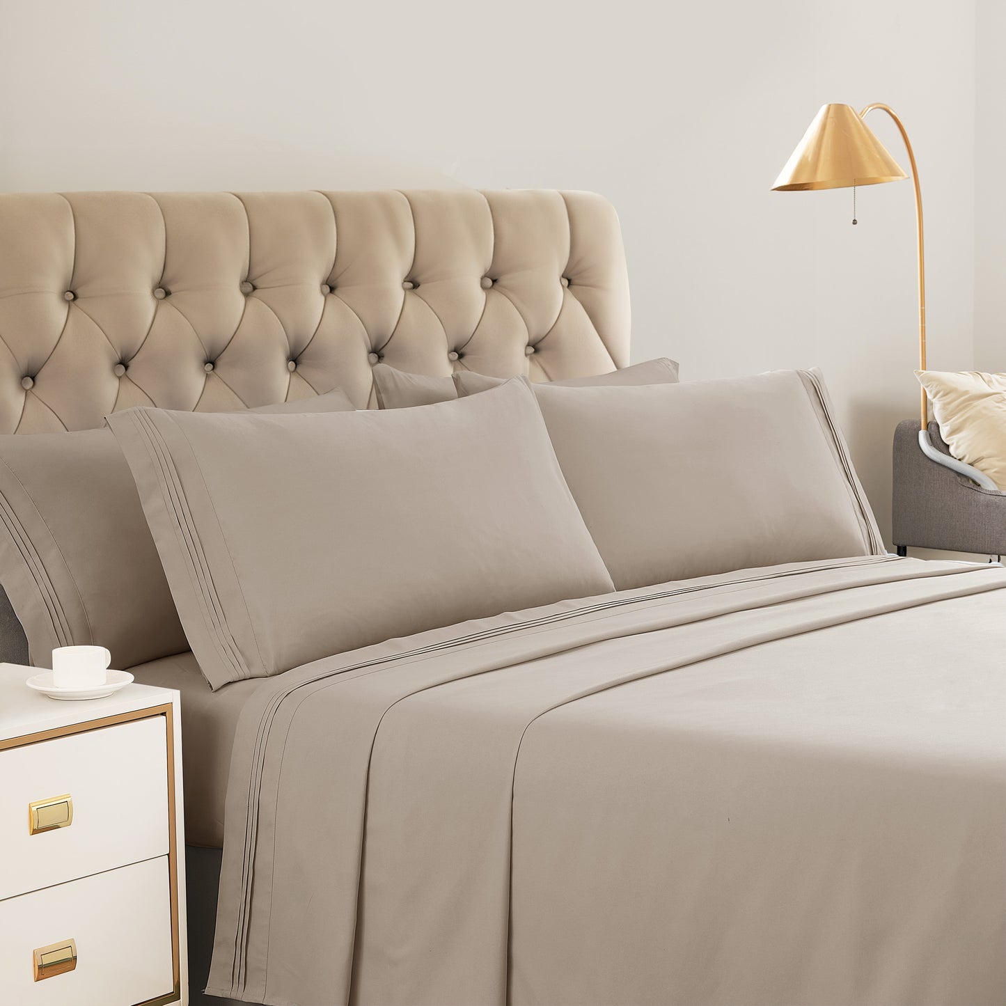 6 Piece Cooling Sheets Queen Set,Extra Deep Pocket White Queen Sheets & 4 Pillowcases,Breathable & Washable Queen Bedding Sheets,Wrap-around Elastic & Wrinkle Free Soft Queen Sheets
