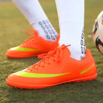 Teenager Soccer Shoe Black TF Soccer Boot for Men Anti-skid Professional Football Boots Men's Futsal Cleats chuteiras de futebol