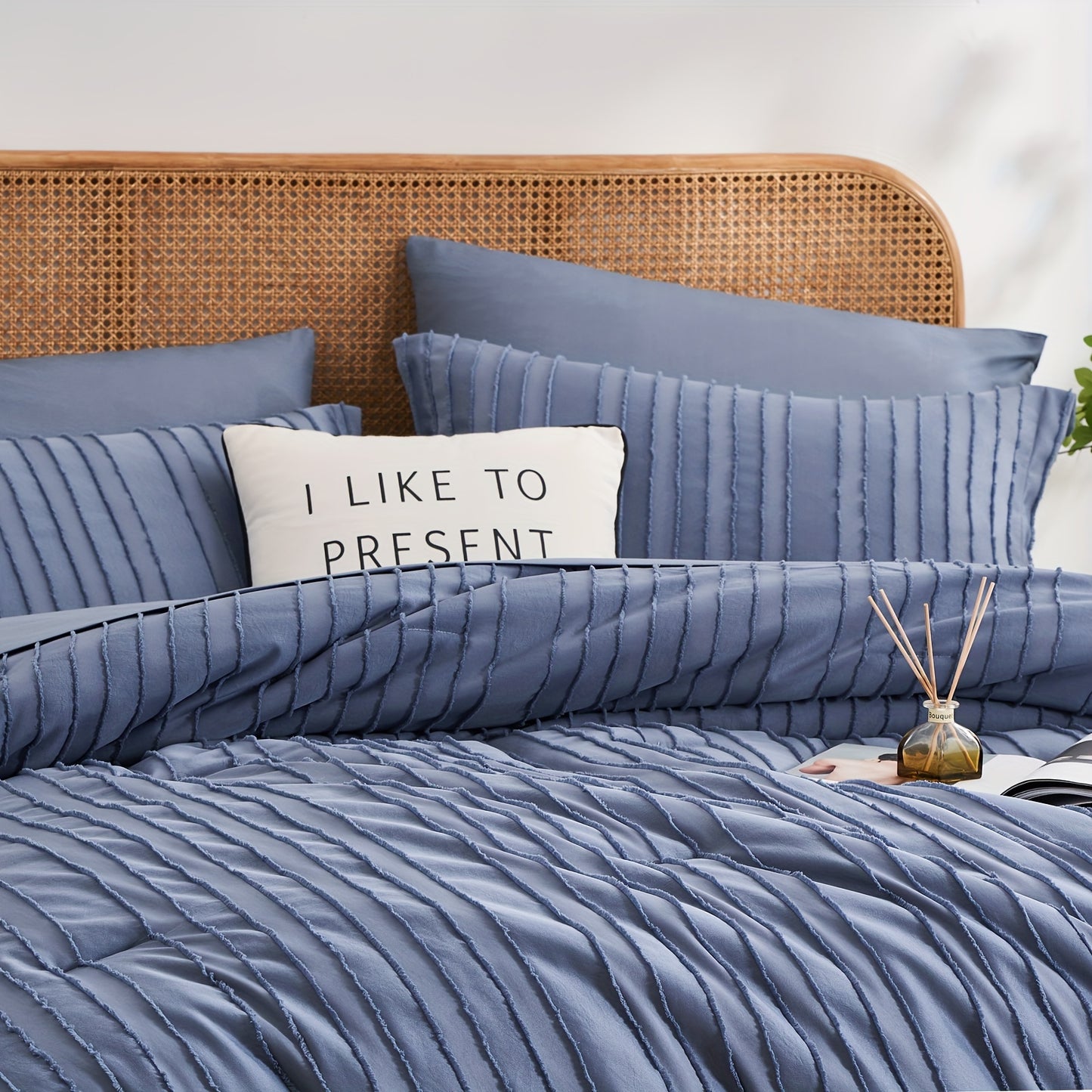 7-Piece Boho Chic Striped Textured Pattern Bed Set - Soft, Lightweight, Microfiber Bedding with Shabby Chic Design - Queen/King Size Bed in a Bag for All Seasons with Easy Care