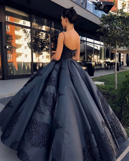 Backless Evening Dresses Ball Gown Plus Size Lace Appliques Prom Gowns  Spaghetti Straps Sweep Train Special Occasion Dress